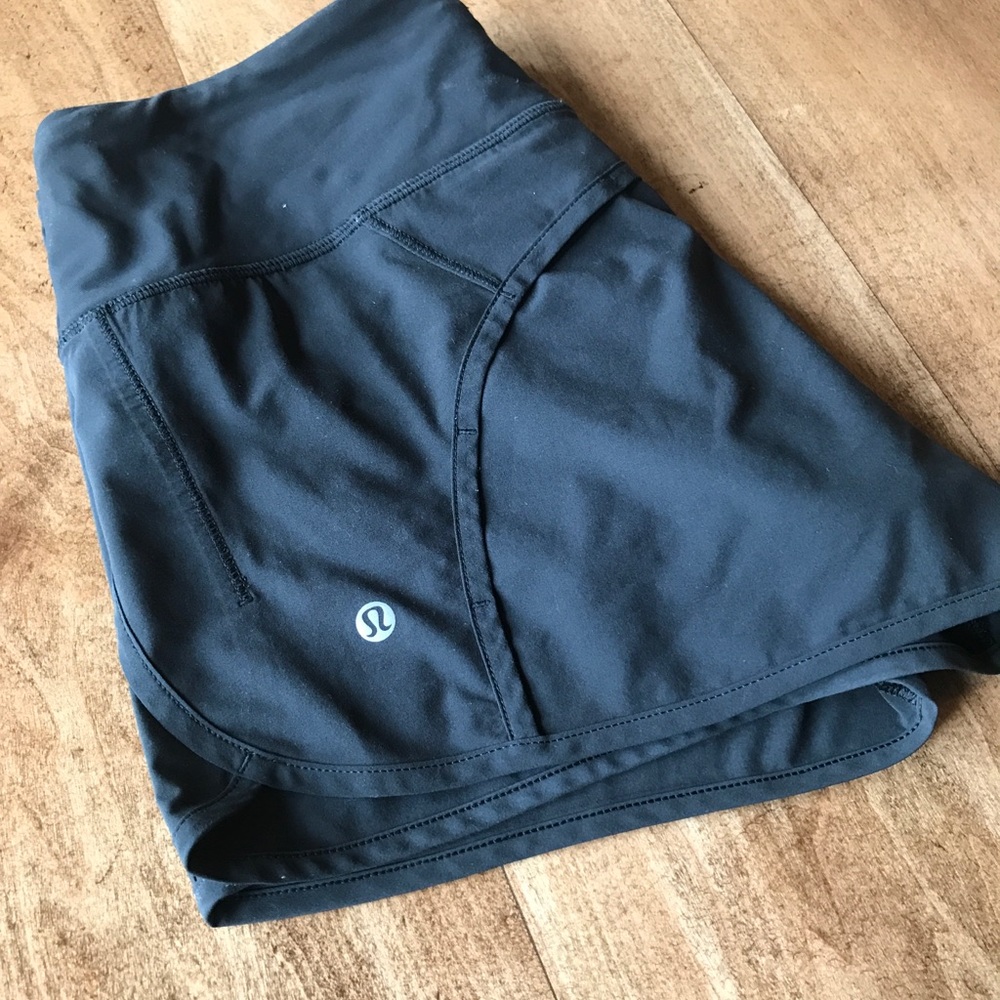 Lululemon Speed Short size 6